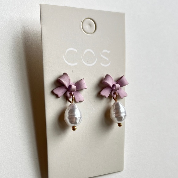 COS Pink Bow Pearl Earrings - Picture 2 of 3